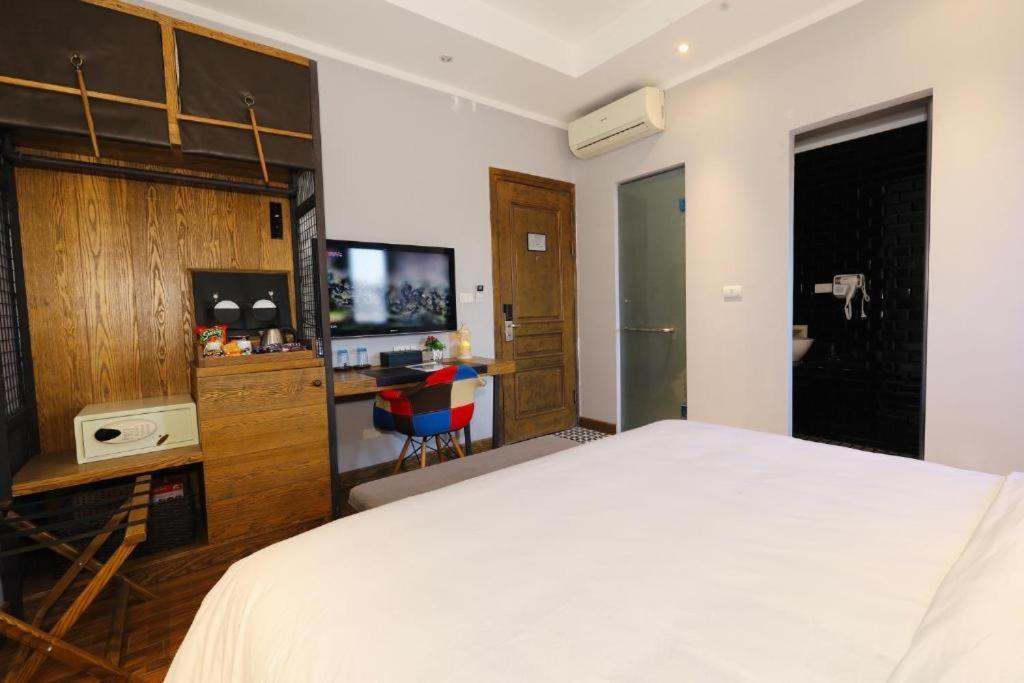 Calido - 16 Pho Nguyen Quang Bich Hn - By Bay Luxury * Hanoi